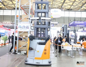 卓一智能叉車(chē)六款窄巷道車(chē)型亮相CeMAT ASIA 2025，讓空間更有價(jià)值重構(gòu)物流新格局